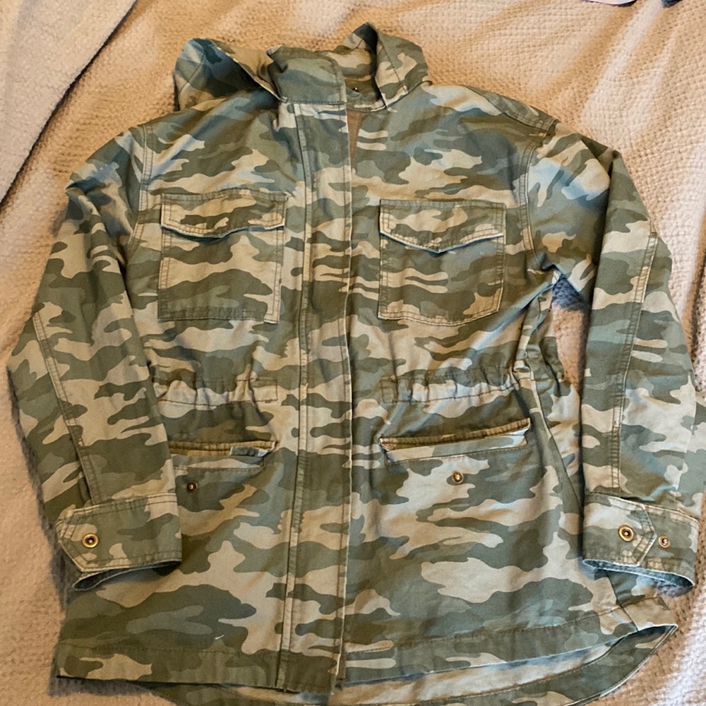Universal Thread Camouflage zippered Jacket